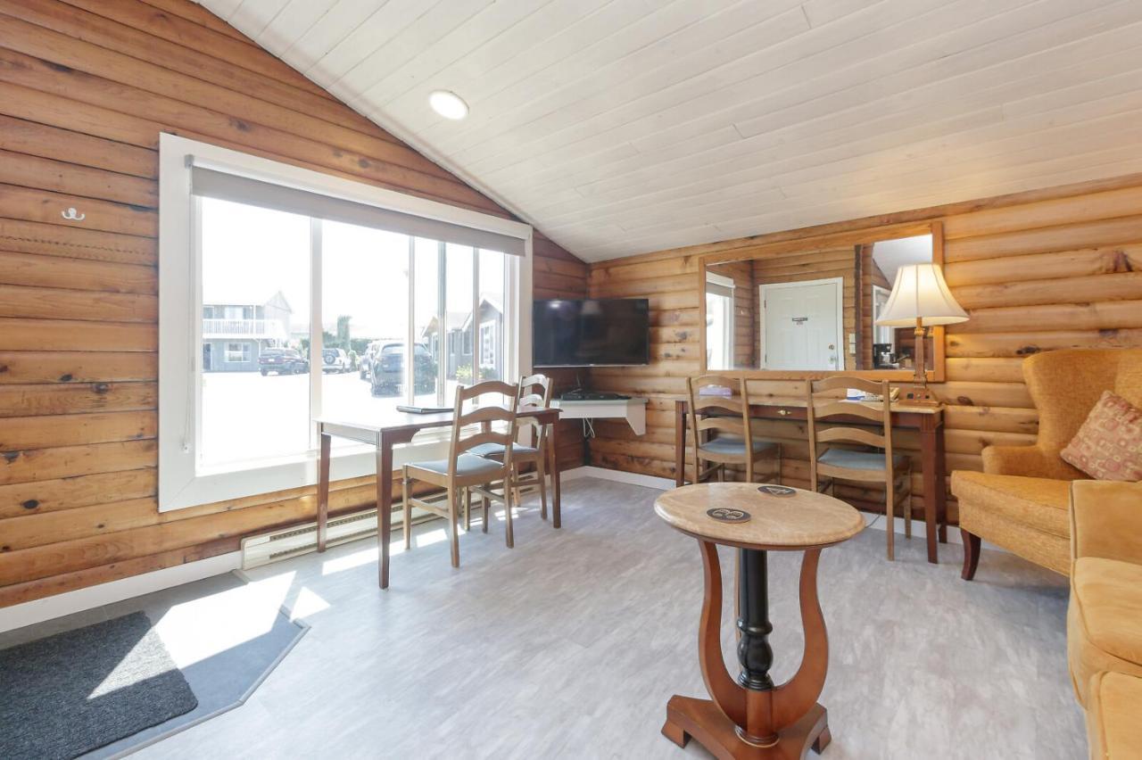 The Cedarwood Inn & Suites Sidney Ngoại thất bức ảnh