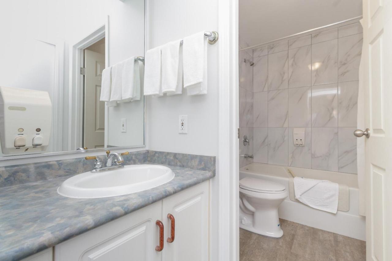 The Cedarwood Inn & Suites Sidney Ngoại thất bức ảnh