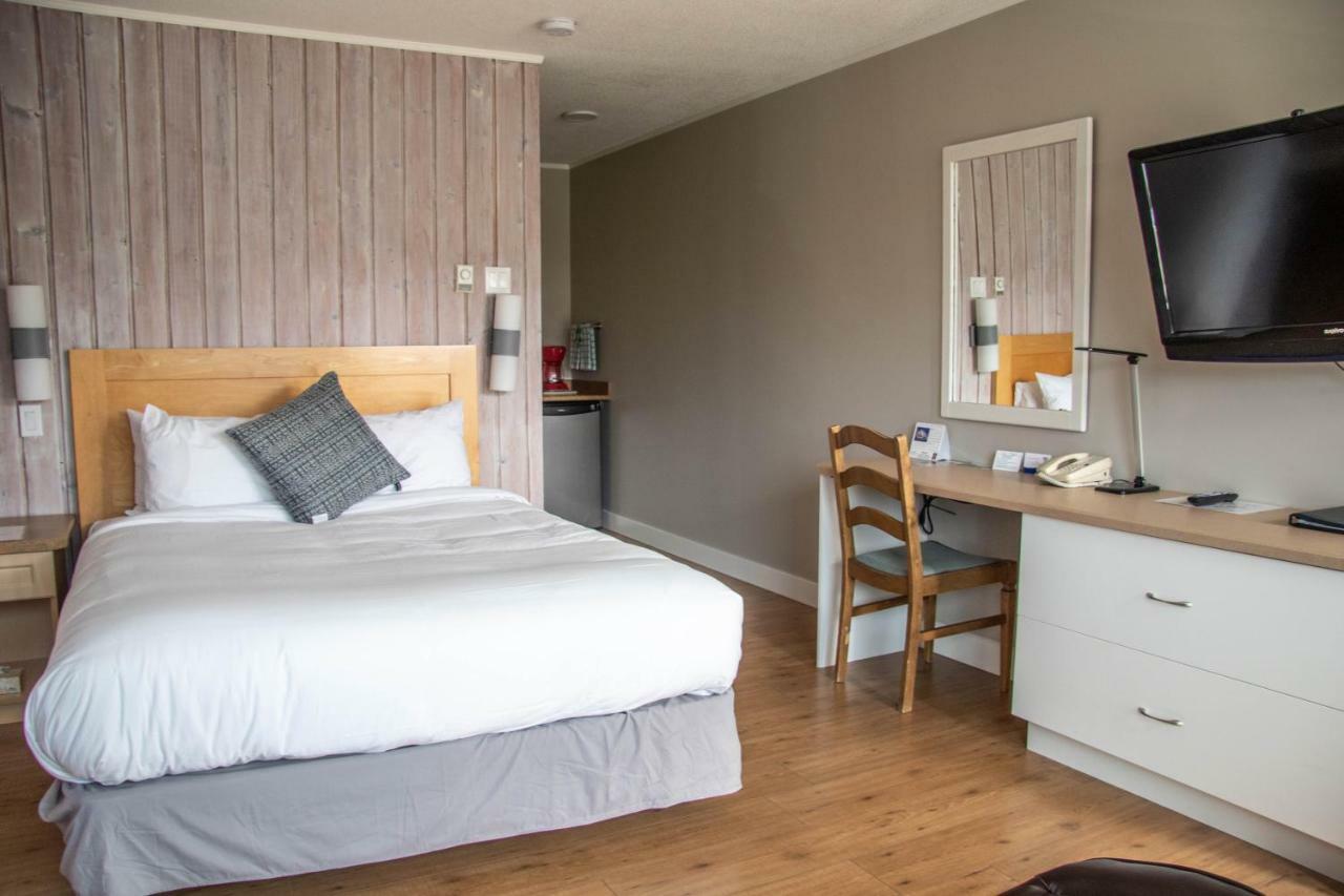 The Cedarwood Inn & Suites Sidney Ngoại thất bức ảnh