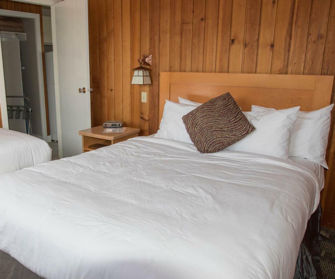 The Cedarwood Inn & Suites Sidney Ngoại thất bức ảnh