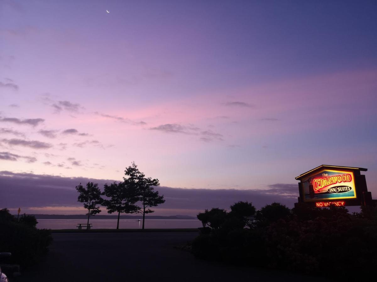The Cedarwood Inn & Suites Sidney Ngoại thất bức ảnh